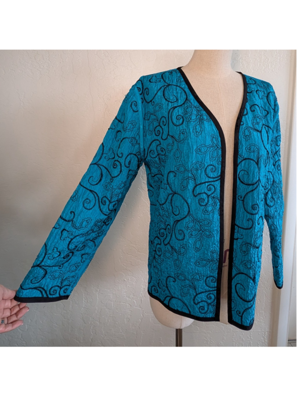Chicos 100% Silk Embroidery Open Front Jacket Blue Black Floral Trim Art To Wear - Picture 13 of 14